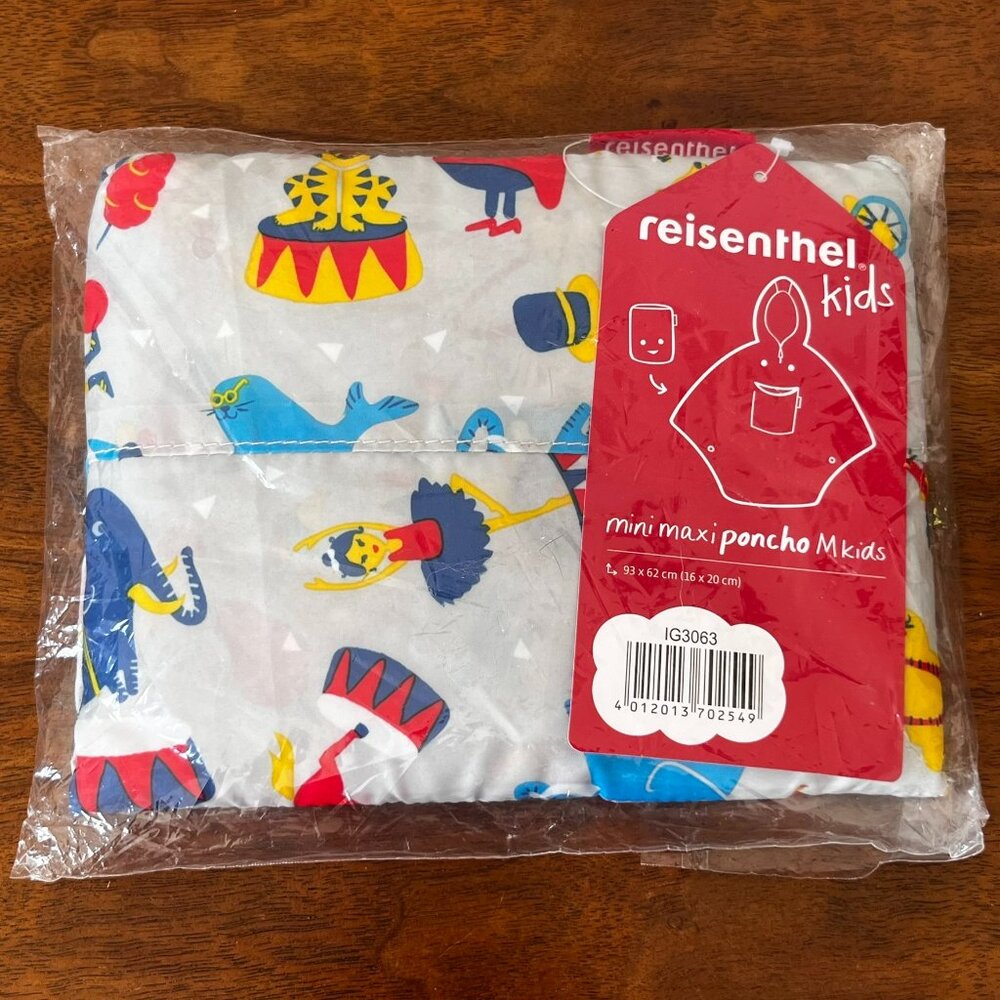 Reisenthel Mini Maxi Poncho M Kids Ages 3-6 Child's Rain Cape Circus Print